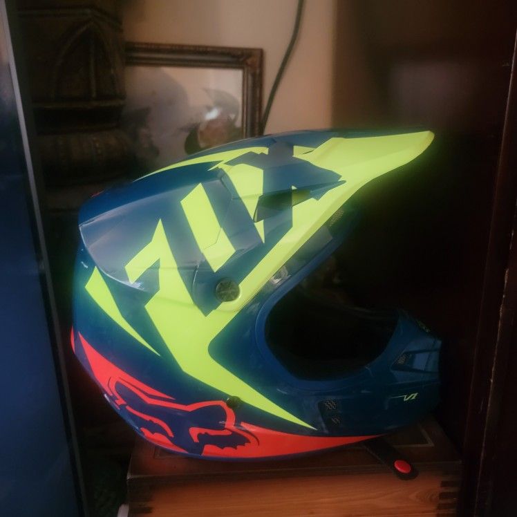Fox motocross riding helmet brand new and the box never worn