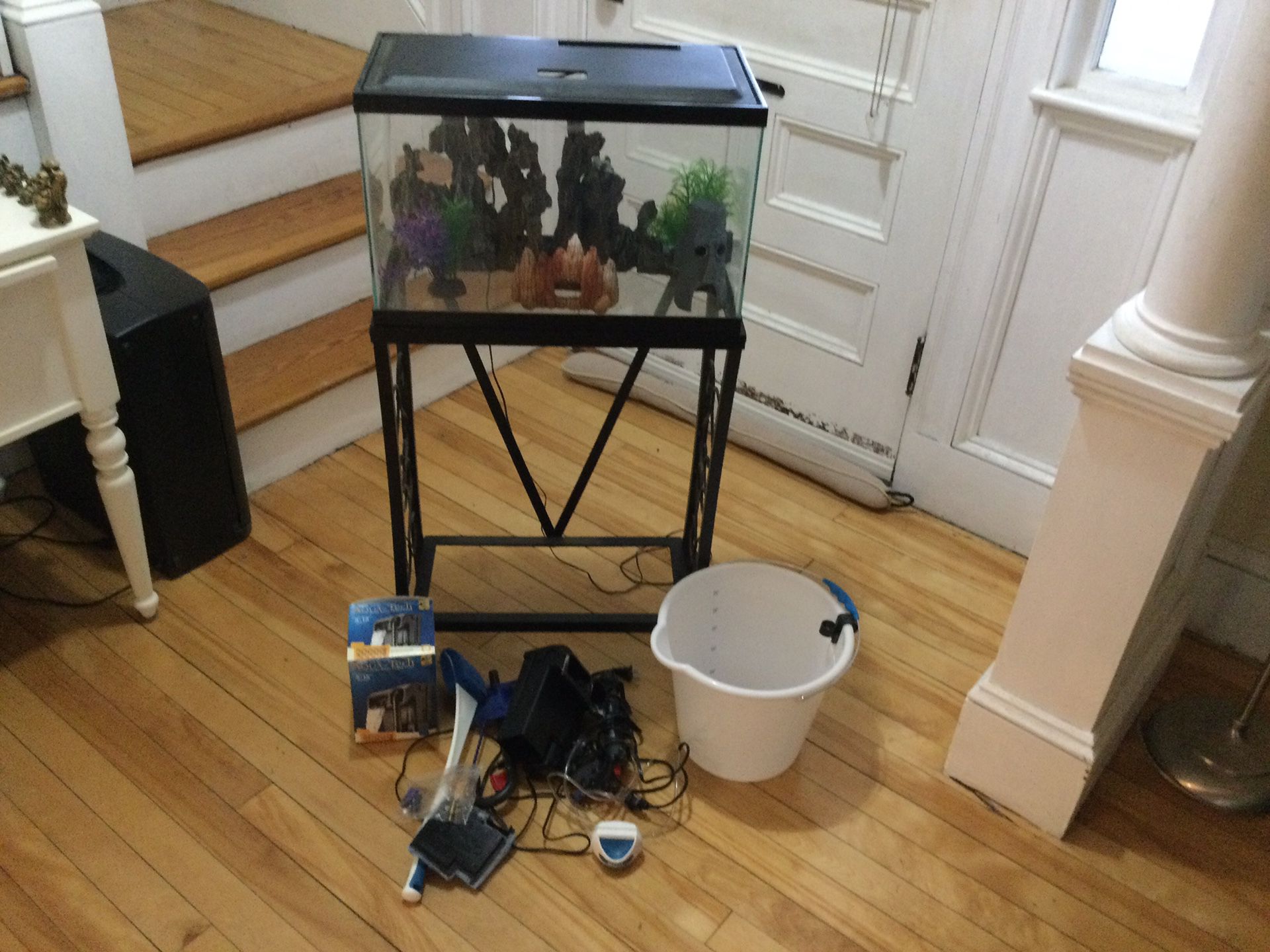 10 Gallon Fish Tank with Stand