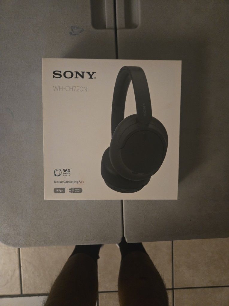 Headphones 