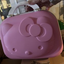 Hello Kitty Luggage 
