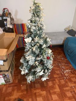 6 feet Christmas tree