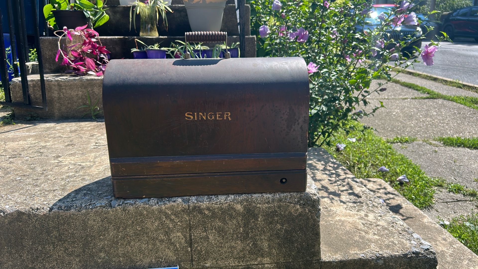 Antique Singer Sewer Machine