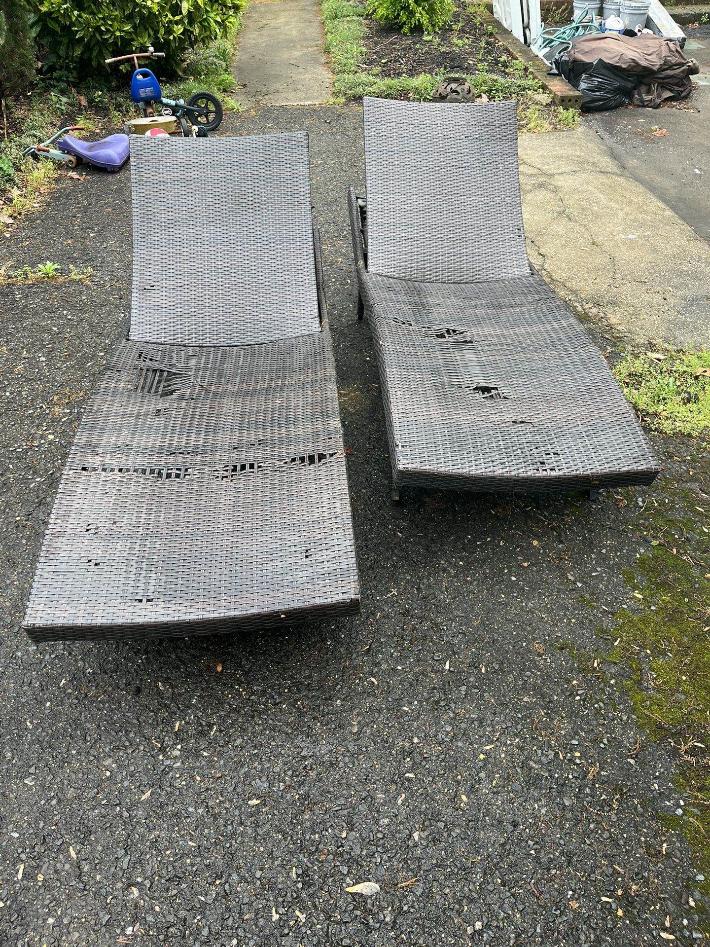 Lawn Lounge Chairs -