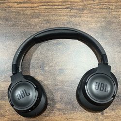 JBL Tune 760NC Headphones