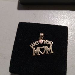 14kt "We Love You Mom" Pendant 