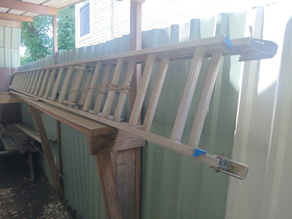 40 Foot Extension Ladder Two And Three Story Homes Or Buildings