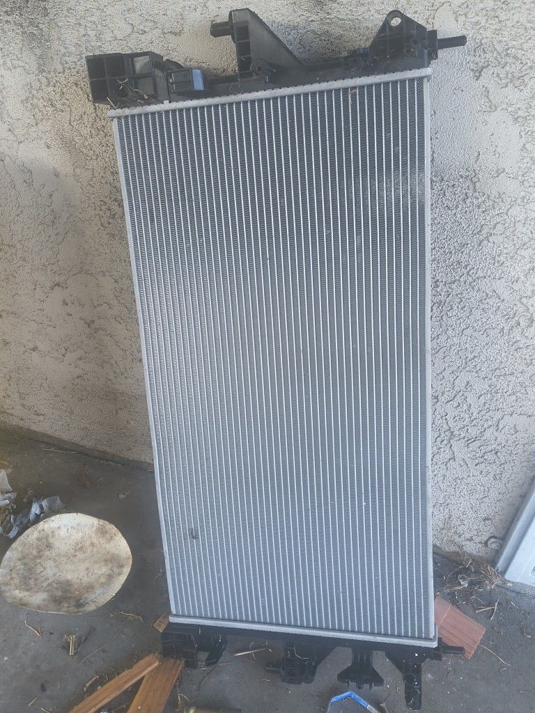 RADIATOR FOR TRUCK
