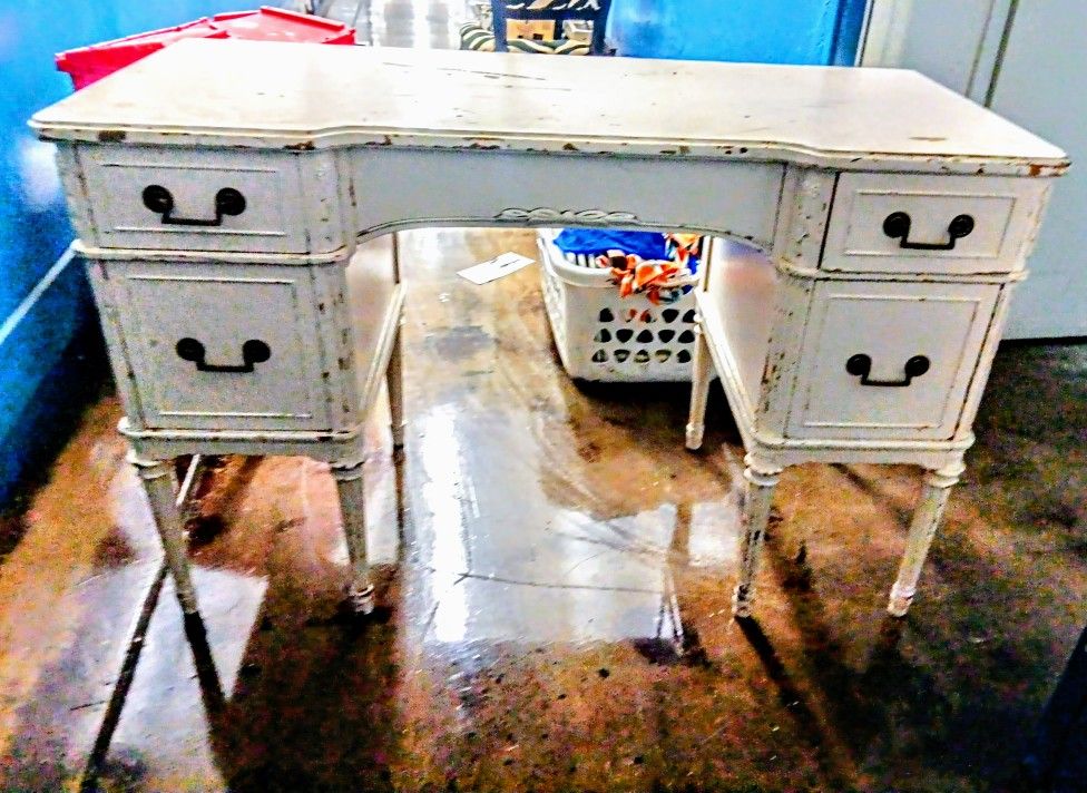 French Provincial Desk