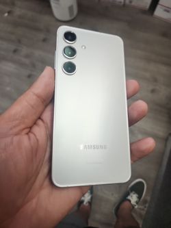 Samaung s24 128gb  unlock any sim