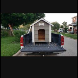 Humongous Doggy House 4ft High 42 In Long$195