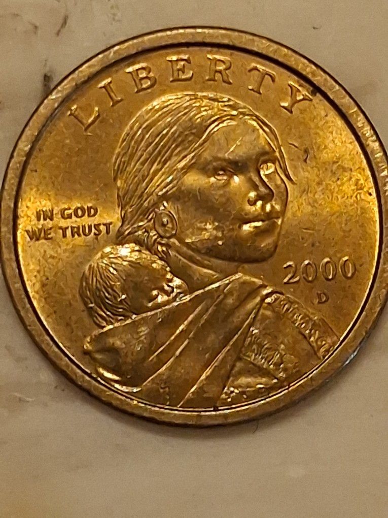 2000 Dollar Error Coin . The E On America And The Face Rare