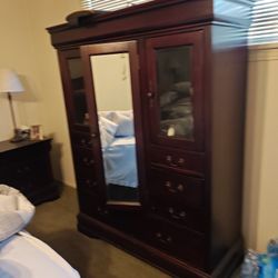 King Bedroom Set Cherry Wood Color 