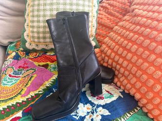 6 Spanish Leather boots.