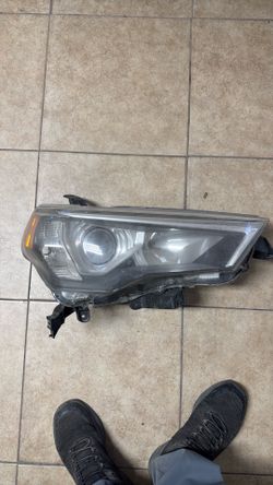Toyota 4 runner, Headlight