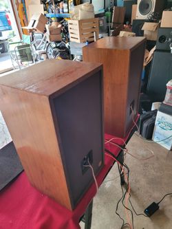 RadioShack Realistic Optimus 2b bookshelf speakers