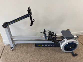 Concept 2 Dynamic Rowing Machine with PM5 (34k Lifetime Meters)