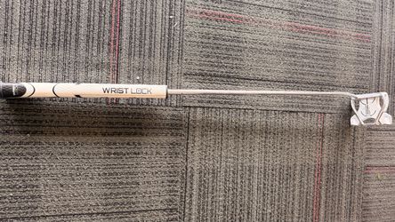 Tailor made Ghost Spider Putter with New Super-stroke grip