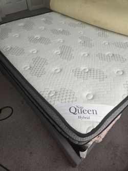 Queen Matress and box