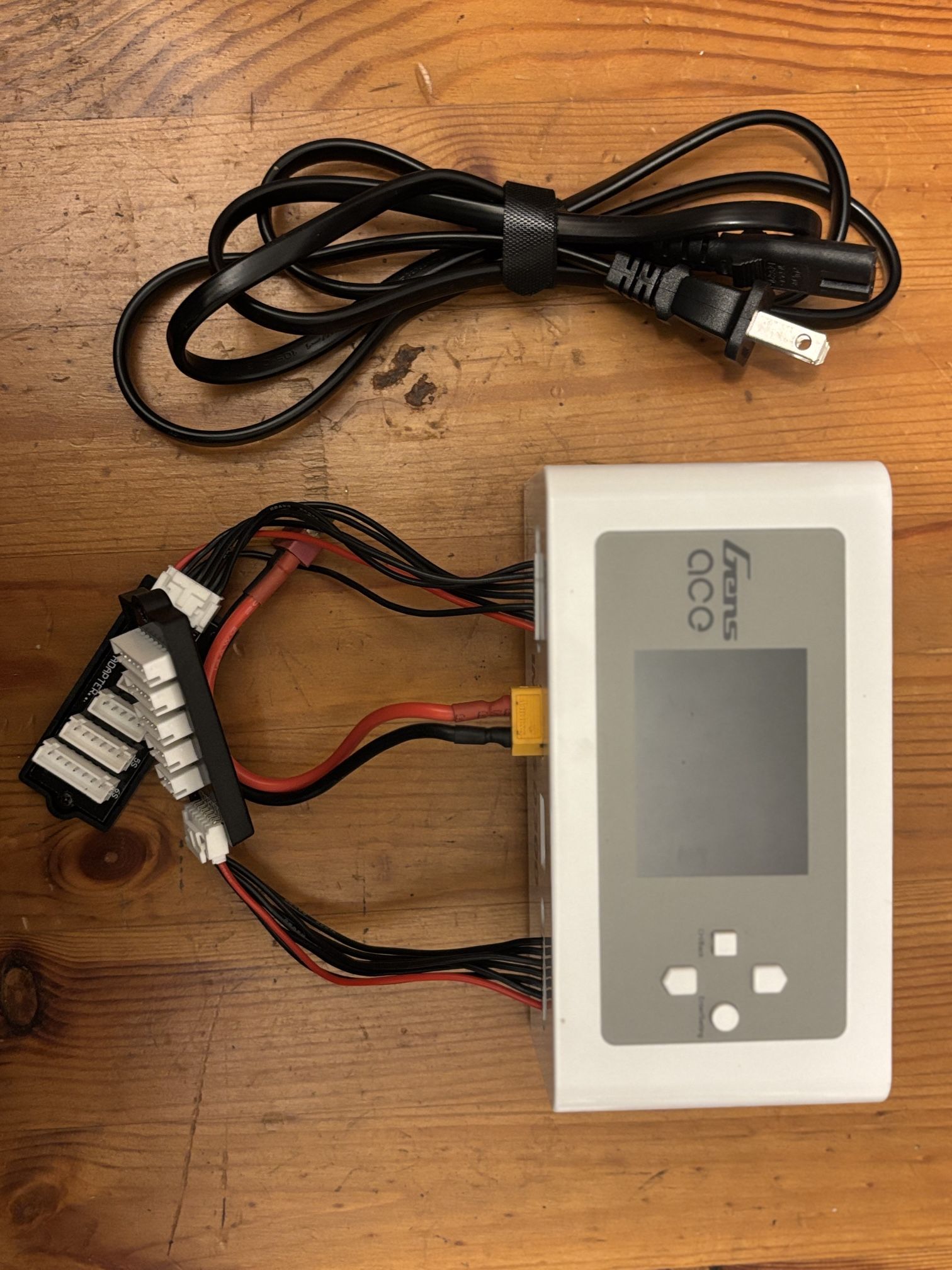 Gens Ace iMars D300 dual-channel smart battery charger