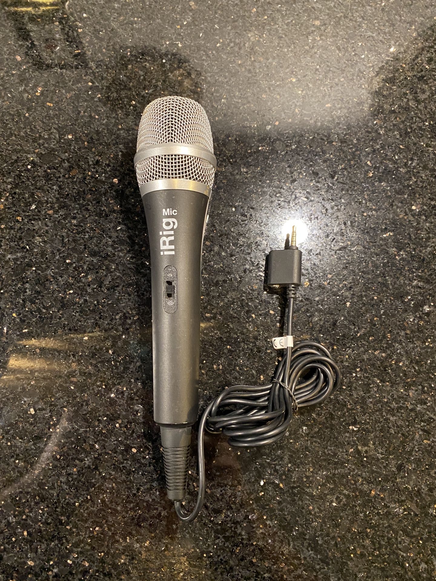 IK Multimedia iRig Mic Handheld Microphone for Mobile Devices w/Headphone Output