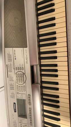 Portable Grand piano Yamaha DGX-500