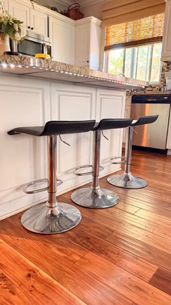 Set of 3 Black Adjustable Bar Stools