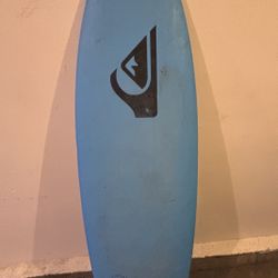 Quiksilver 6’6 Soft Top Surfboard – 53L (Beginner Friendly)