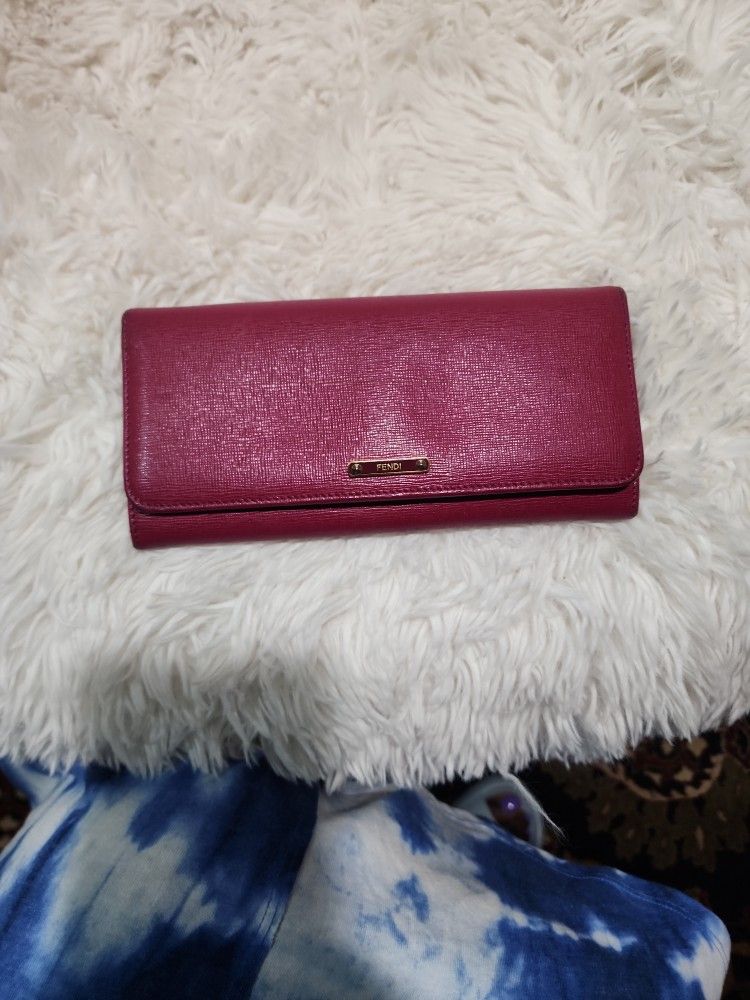 Fendi Continental Walet In Excellent Condition