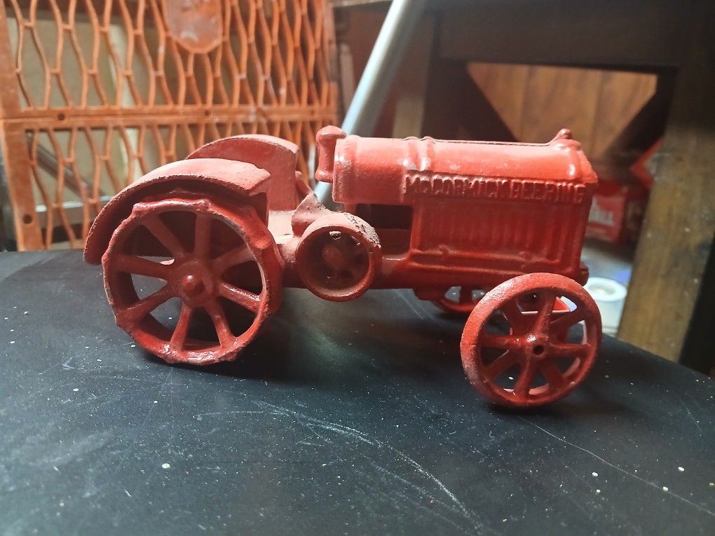 VINTAGE ANTIQUE ARCADE MCCORMICK DEERING FARMALL TRACTOR RED