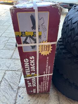 24" Leveling Scissor Jacks