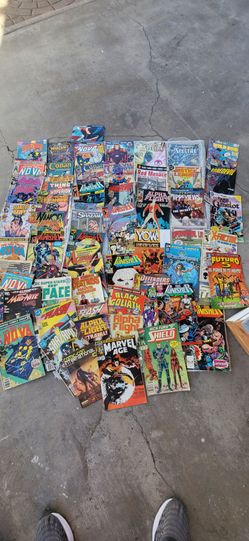 Marvel and DC magazines and comics over 50 x$30