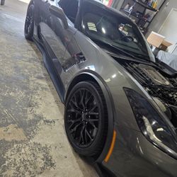 OEM 2016 Corvette C7 Z06 Wheels & Michelin Tires – Gloss Black