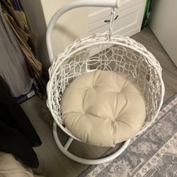 HomeGoods Pet Egg Chair - White