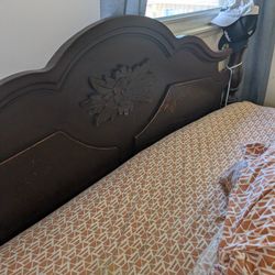 Solid Wood King Bedroom Set 