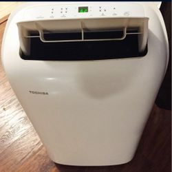 TOSHIBA PORTABLE AIR CONDITIONER/10,000 BTU / W/ DEHUMIDIFIER