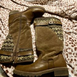 Muk Luks Women Boots Size 9