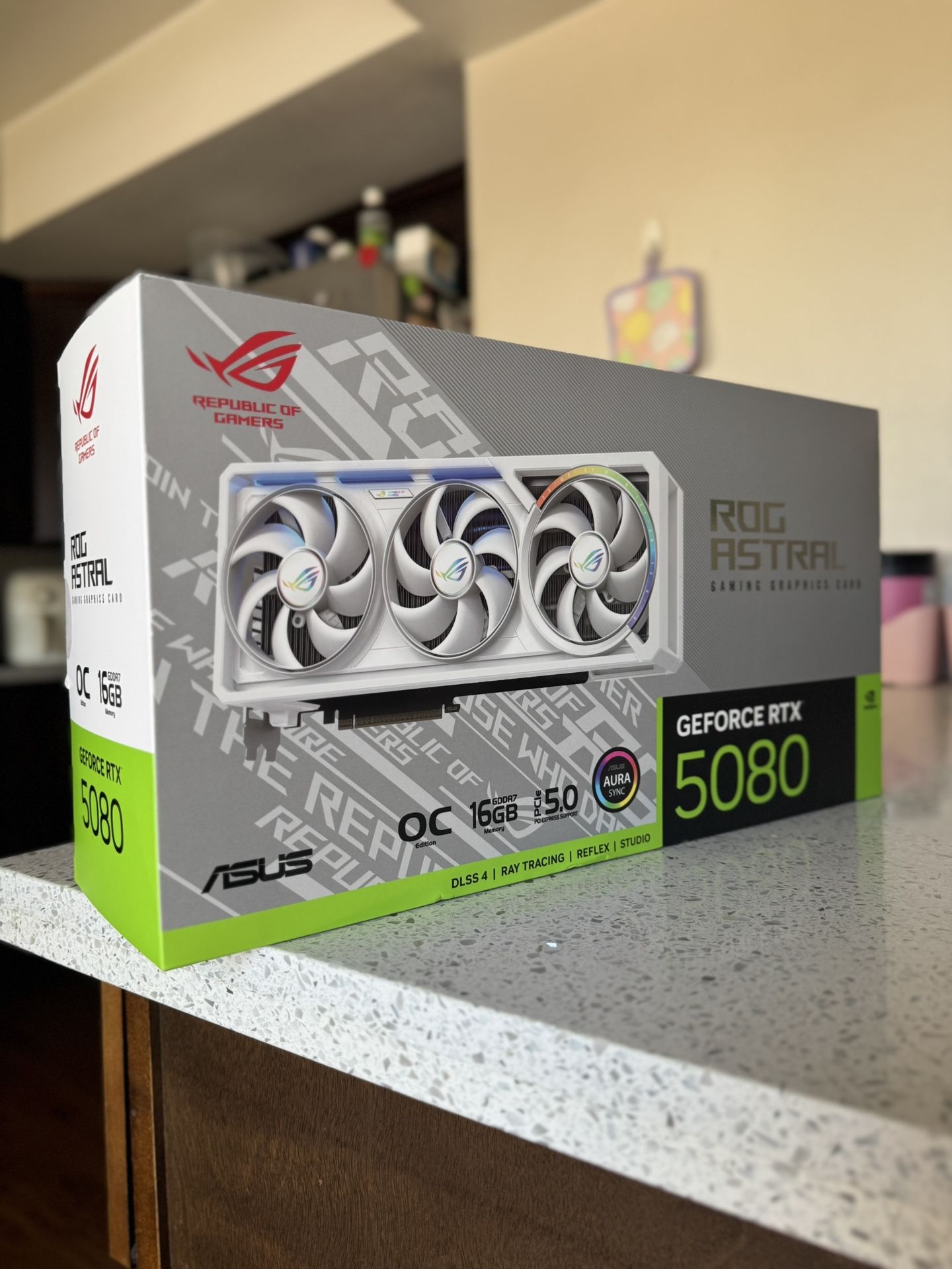 ASUS ROG Astral GeForce RTX 5080 16GB GDDR7 White OC Edition