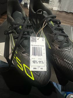 Adidas soccer cleats size men 10.5