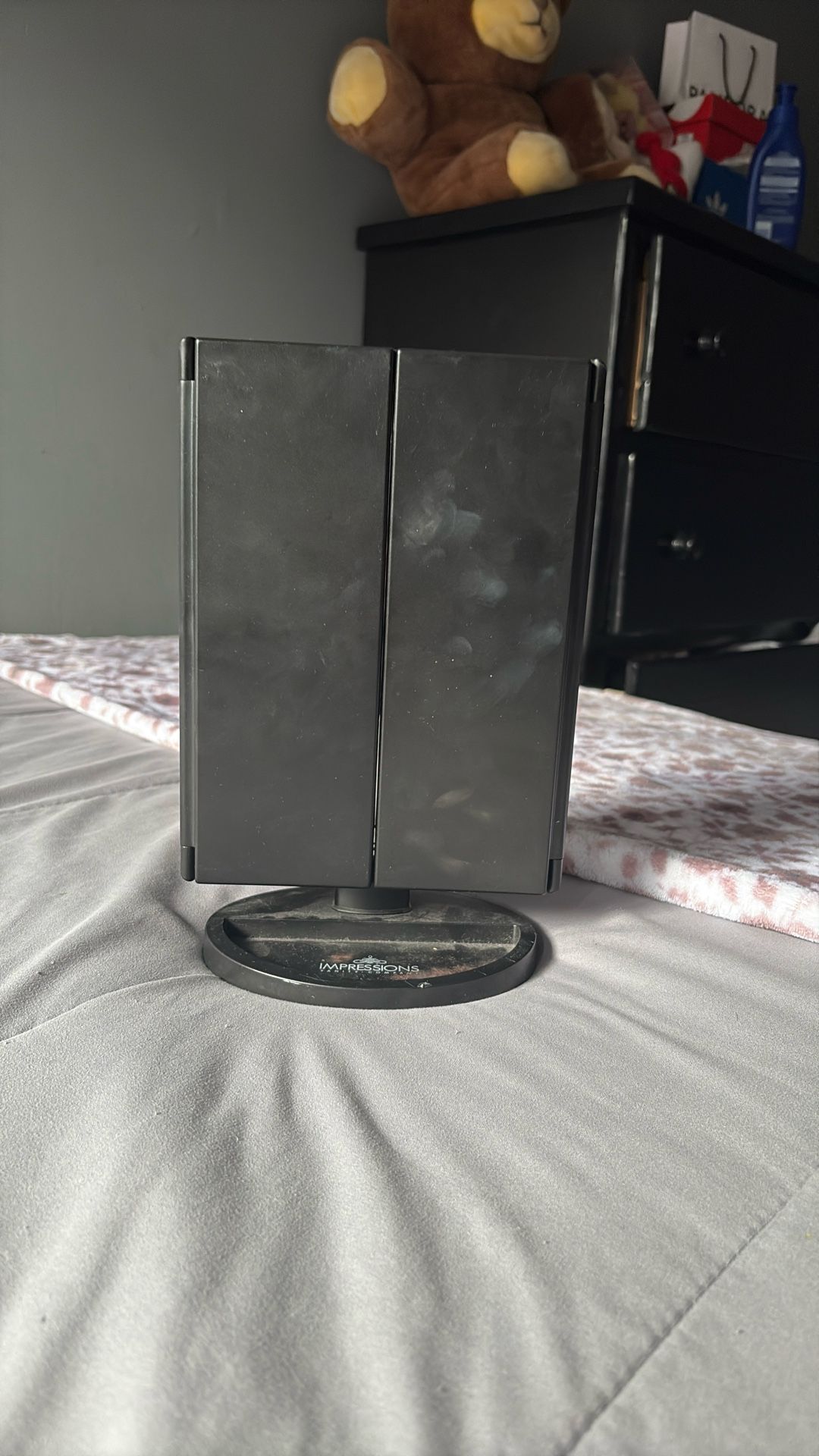 Impressions mirror