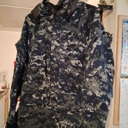 Size m men's military camouflage Gore tex