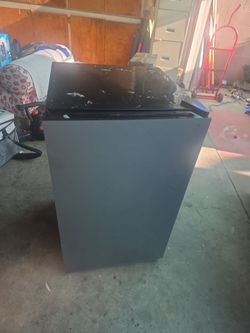Insignia Refrigerator