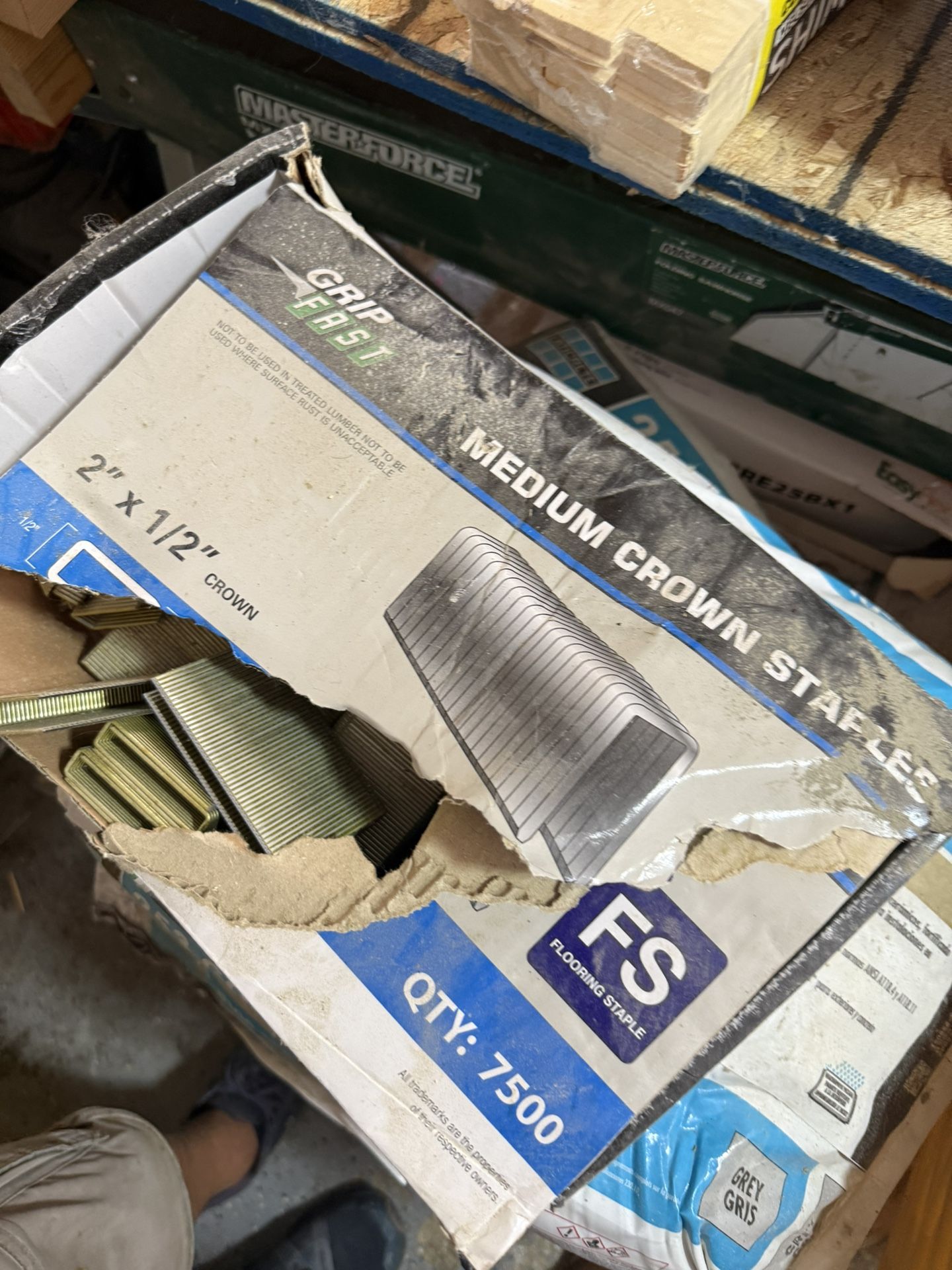 grip fast medium crown staples 2 x 1/2 inch