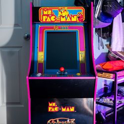 Arcade Machine - Mrs Pac-Man total of 4 different games