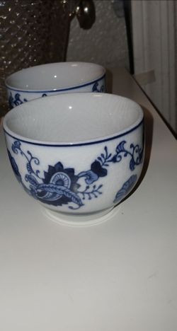2 Chinese blue & white pier one import tea cups