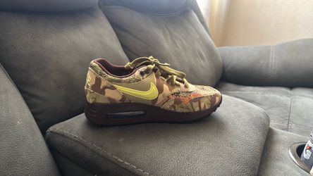 There Nikes  size  4