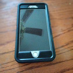 iPhone 6s With OTTERBOX CASE (GOOD CONDITION)