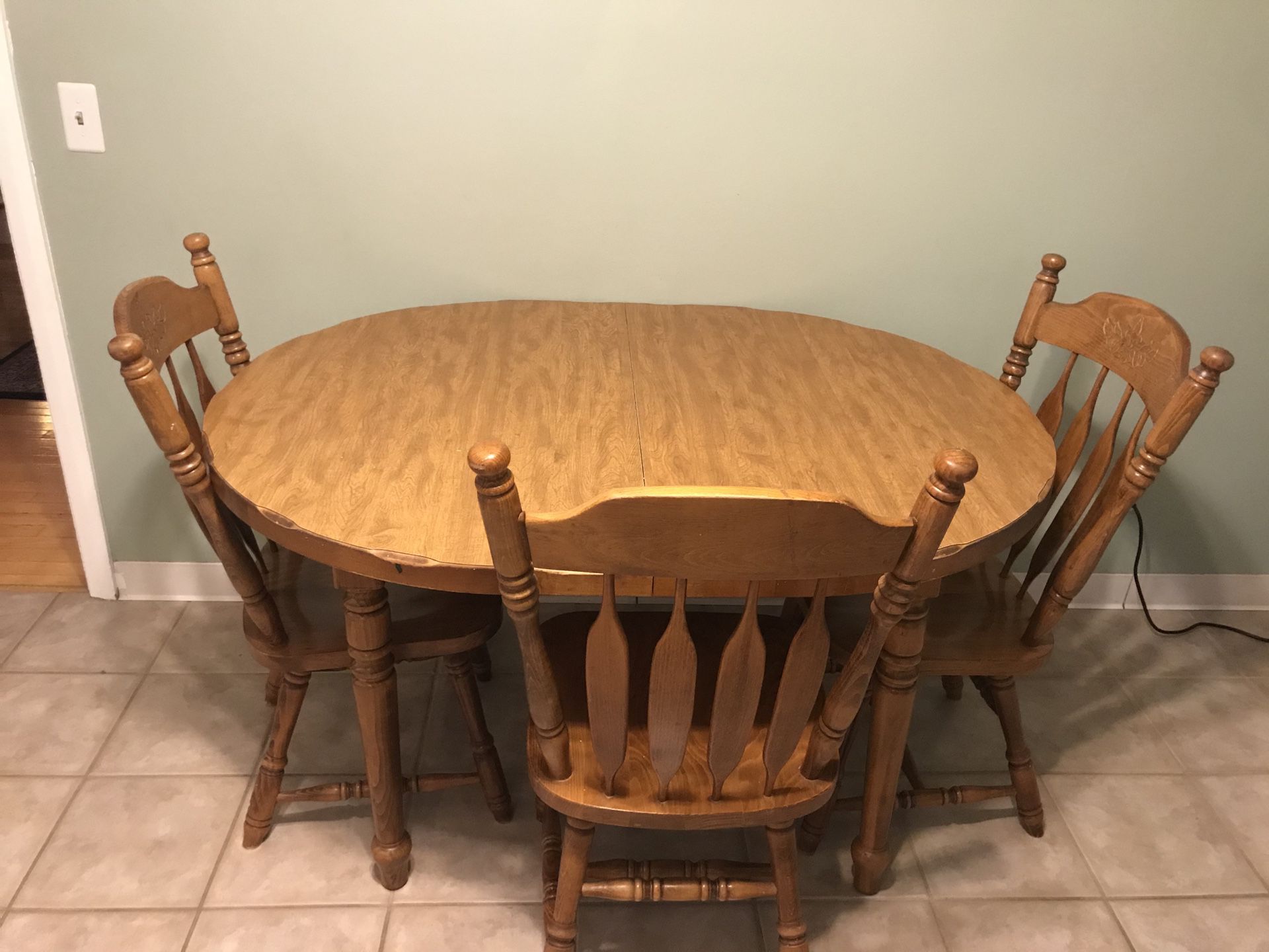 Kitchen/Dining Room Table with a Leaf and 6 Chairs