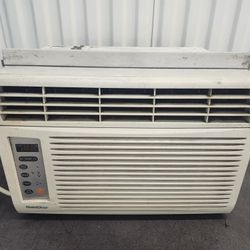 USED 6,500 AC AIR CONDITIONER WITH REMOTE