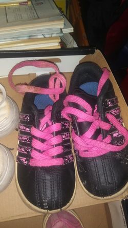 Little infant girls size 6- K-Swiss..**will also accept Chime for payment**