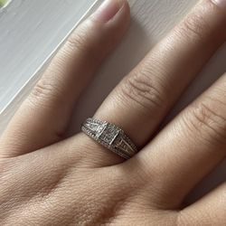 Size 7 Diamond Ring 